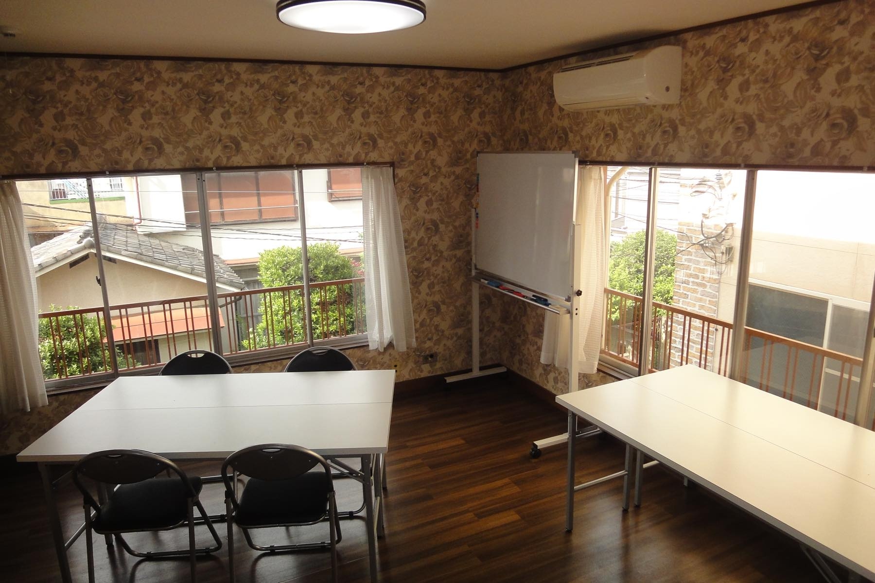 【神楽坂駅3分】カフェ・和室・大姿見のある洋室の揃った多目的スペース