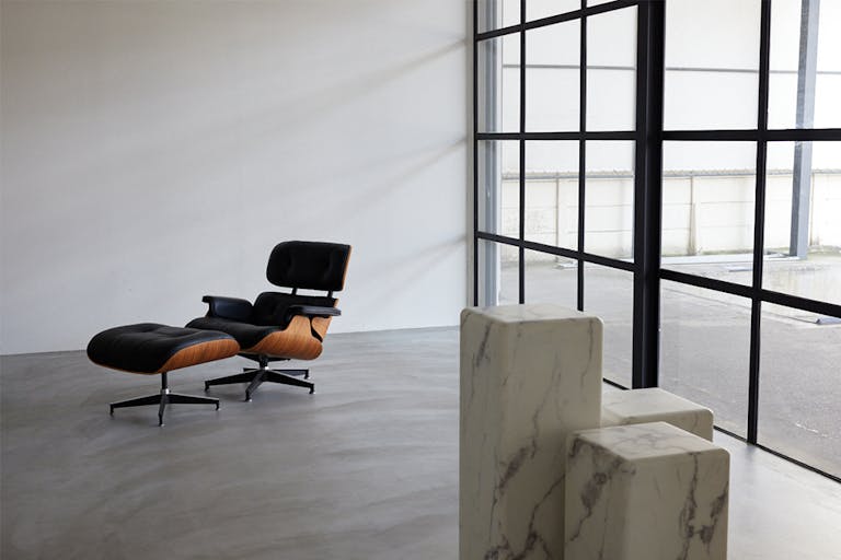 【祐天寺駅10分】撮影や展示会に適したガラス張りのエントランスが特徴的なグレーと白壁の撮影スタジオの画像4