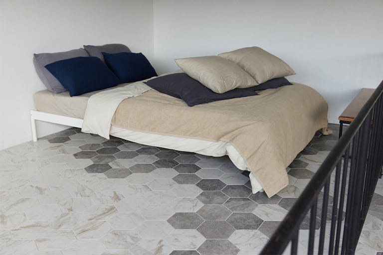 【祐天寺駅10分】撮影や展示会に適したガラス張りのエントランスが特徴的なグレーと白壁の撮影スタジオの画像12