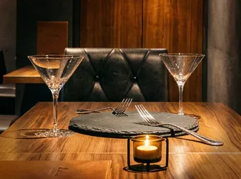 【六本木駅5分】商品撮影・映像制作に最適な西麻布の隠れ家バー撮影スタジオ