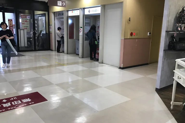 【天満屋ハピータウン岡北店】1F入口横 各種プロモーション、会員獲得イベントに最適な屋内催事イベントスペースの画像2