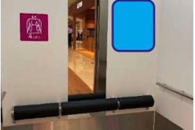 【イオンモール川口】モール内広告 エレベーター内壁面