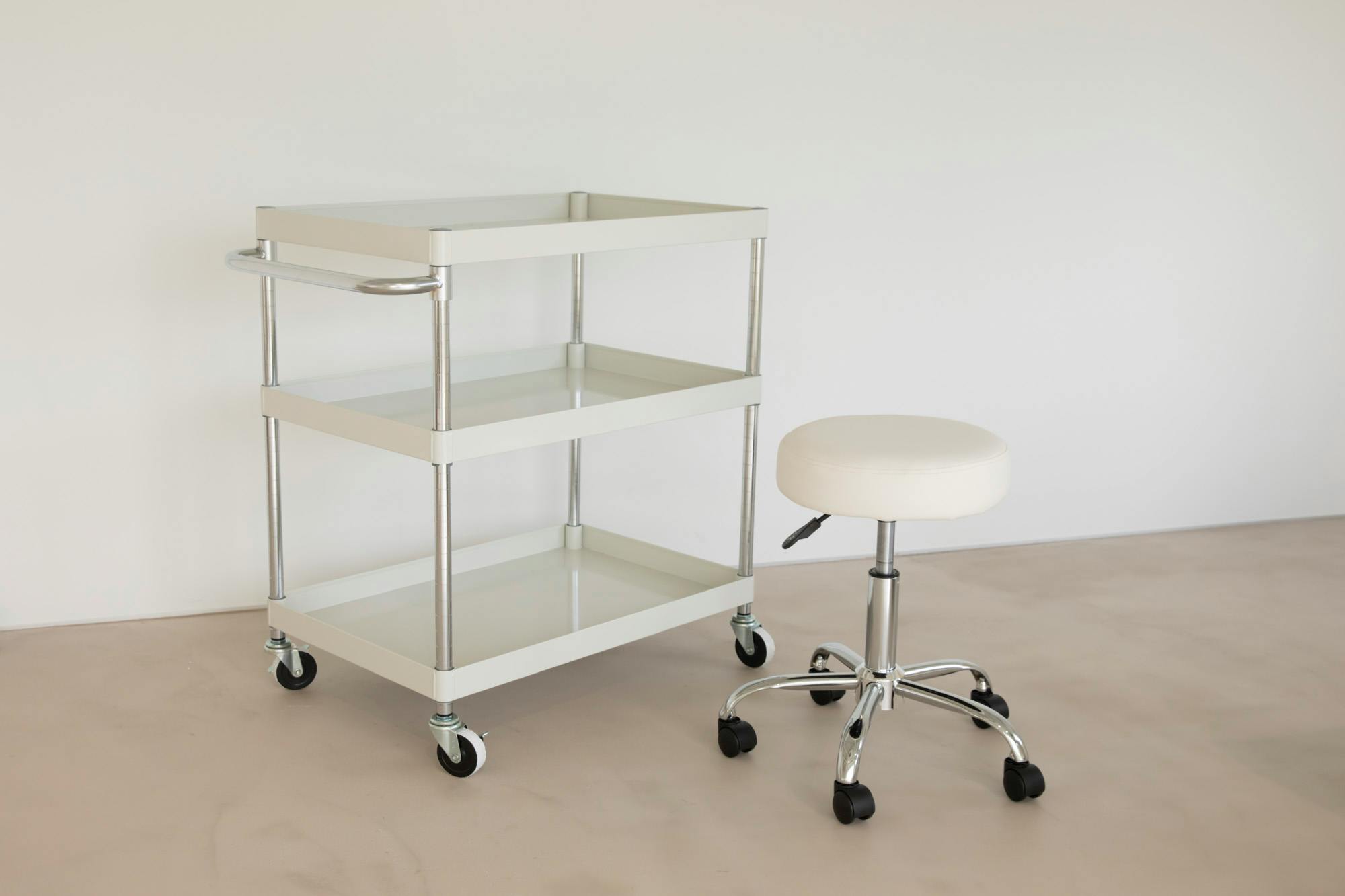 【青山一丁目駅5分】アパレルの展示会やポップアップストアに最適！青山公園沿いにある白を基調とした自然光たっぷりのレンタルスペース