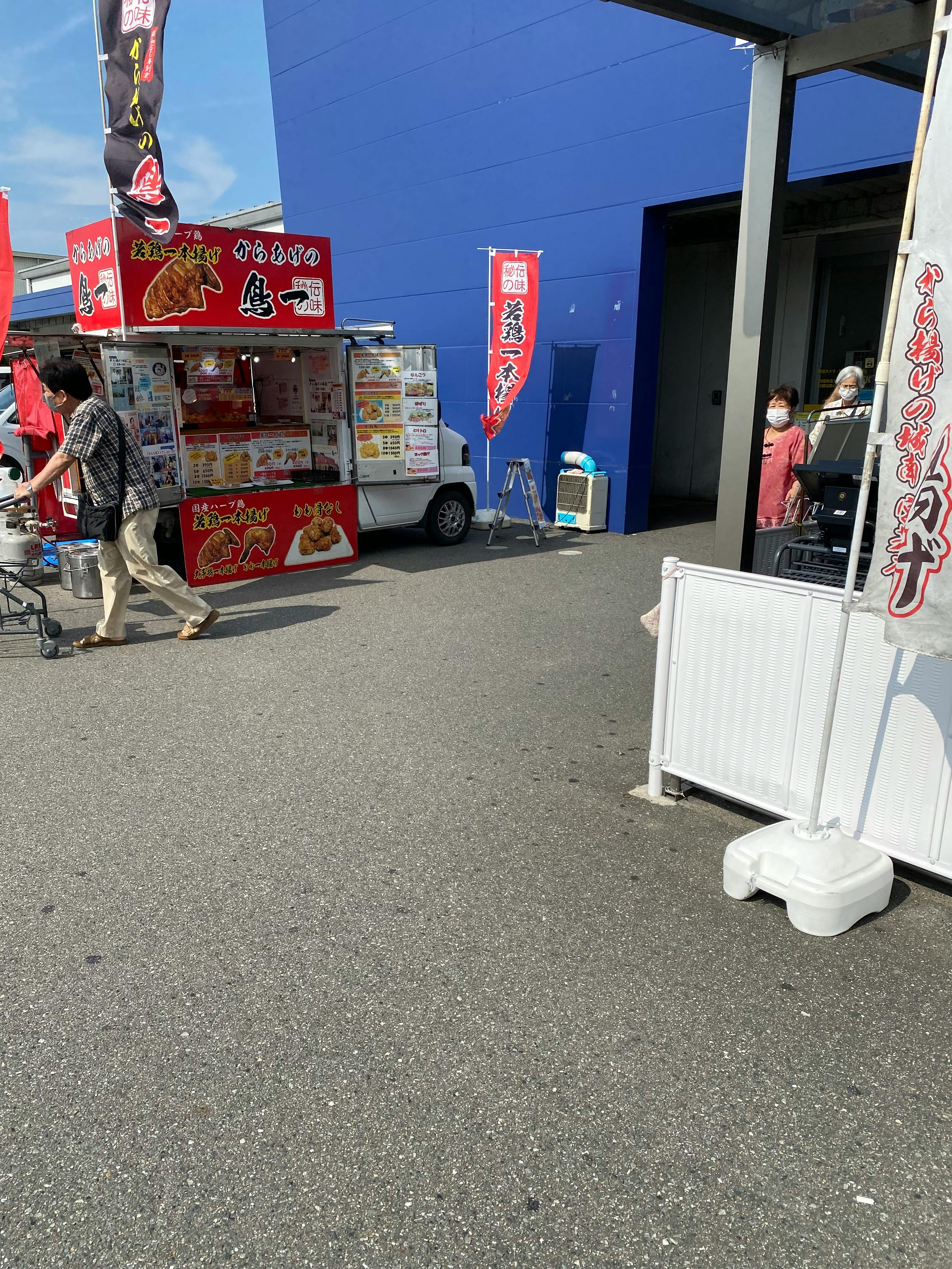 【スーパーセンタートライアル小竹店】キッチンカー（調理営業）出店限定/屋外スペース
