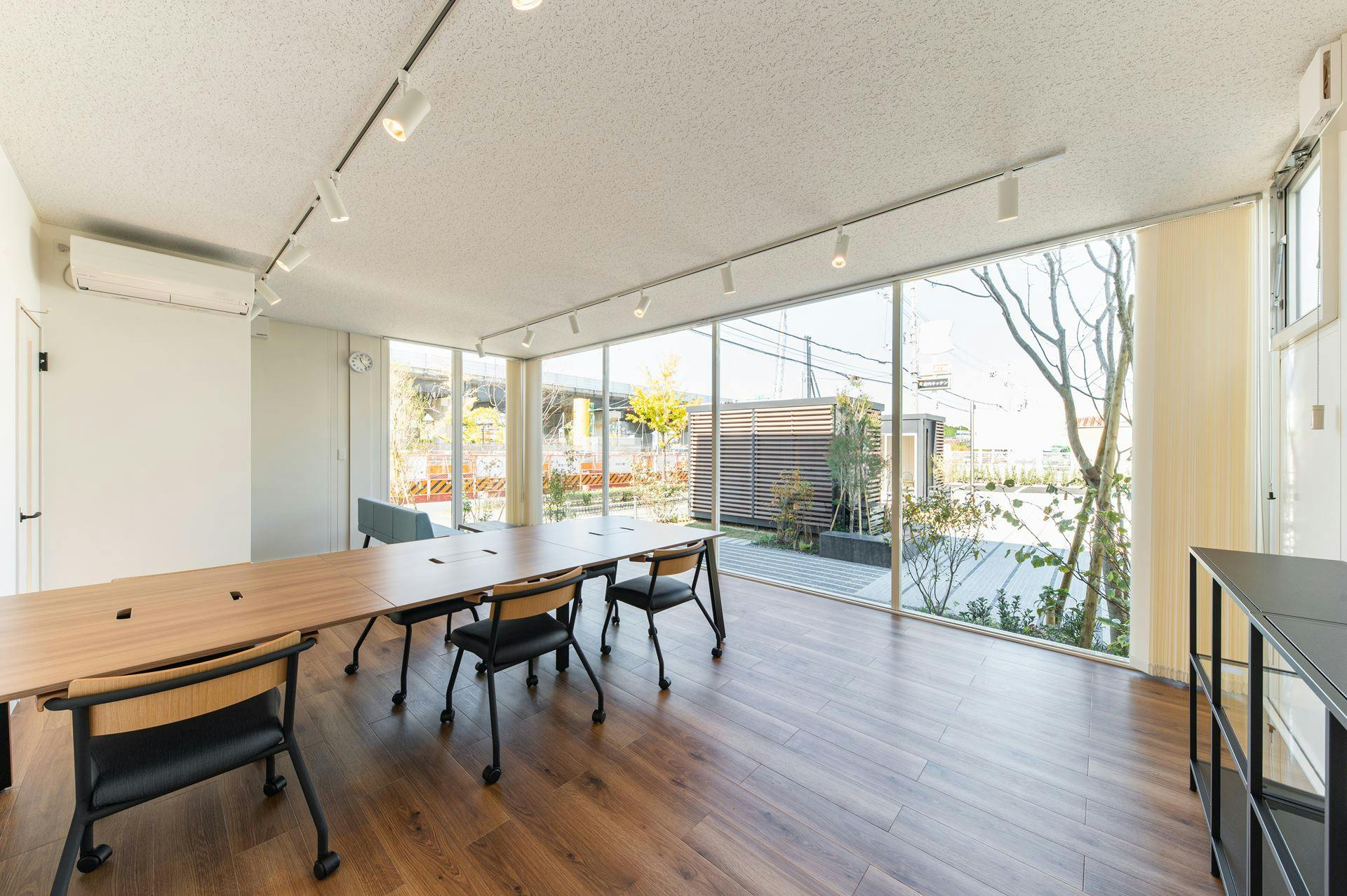 【大阪府東大阪市】自主企画マルシェやワークショップに最適なお手頃価格のレンタルスペース「Meeting1」/敷地全体の貸切イベント開催も可能!