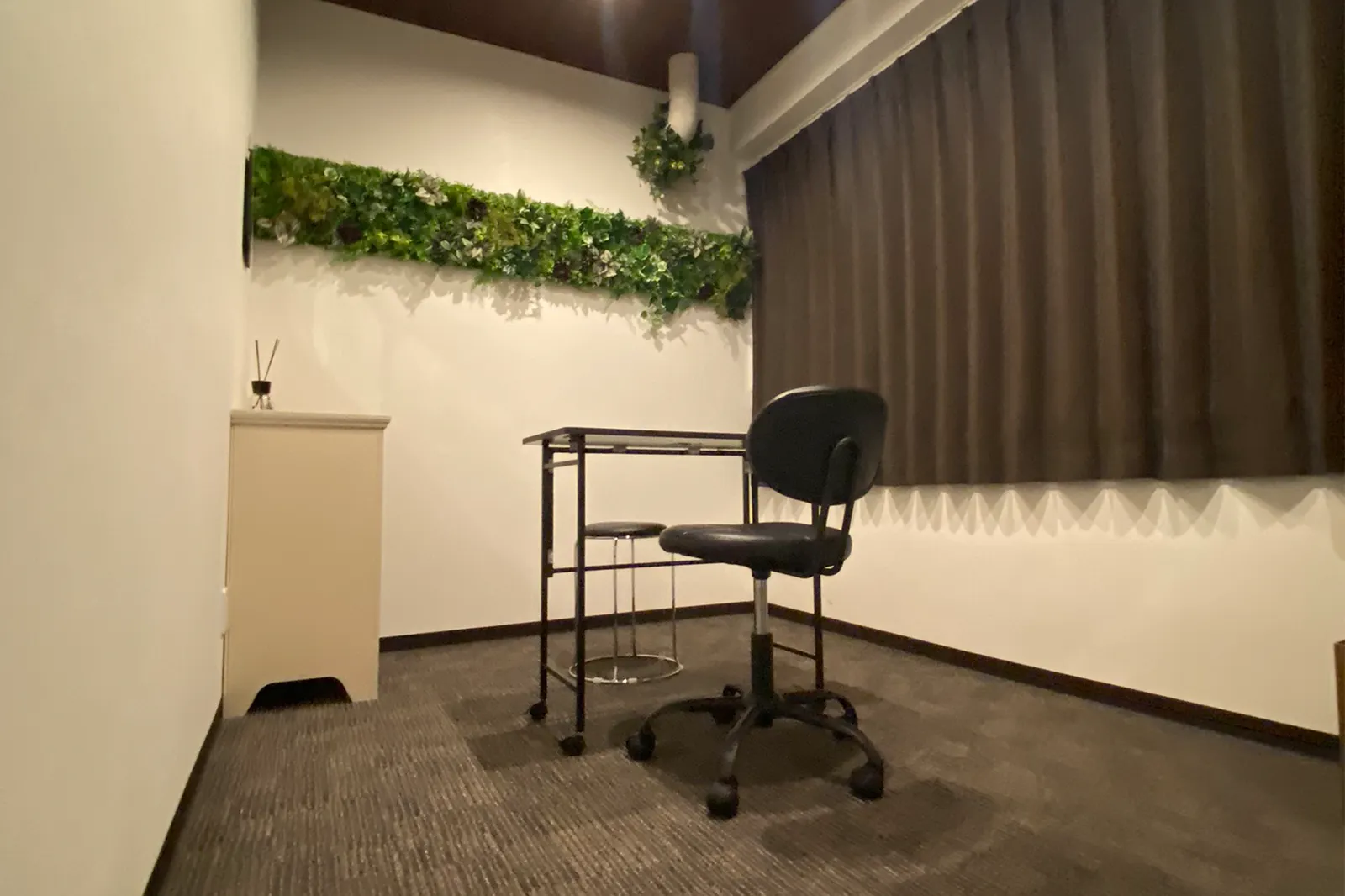 【平和島駅3分/おしゃれで高級感のあるレンタルサロン】エステやネイル、リラクゼーションサービスの短期出店、女性向けのワークショップに最適なコンパクトなイベントスペース