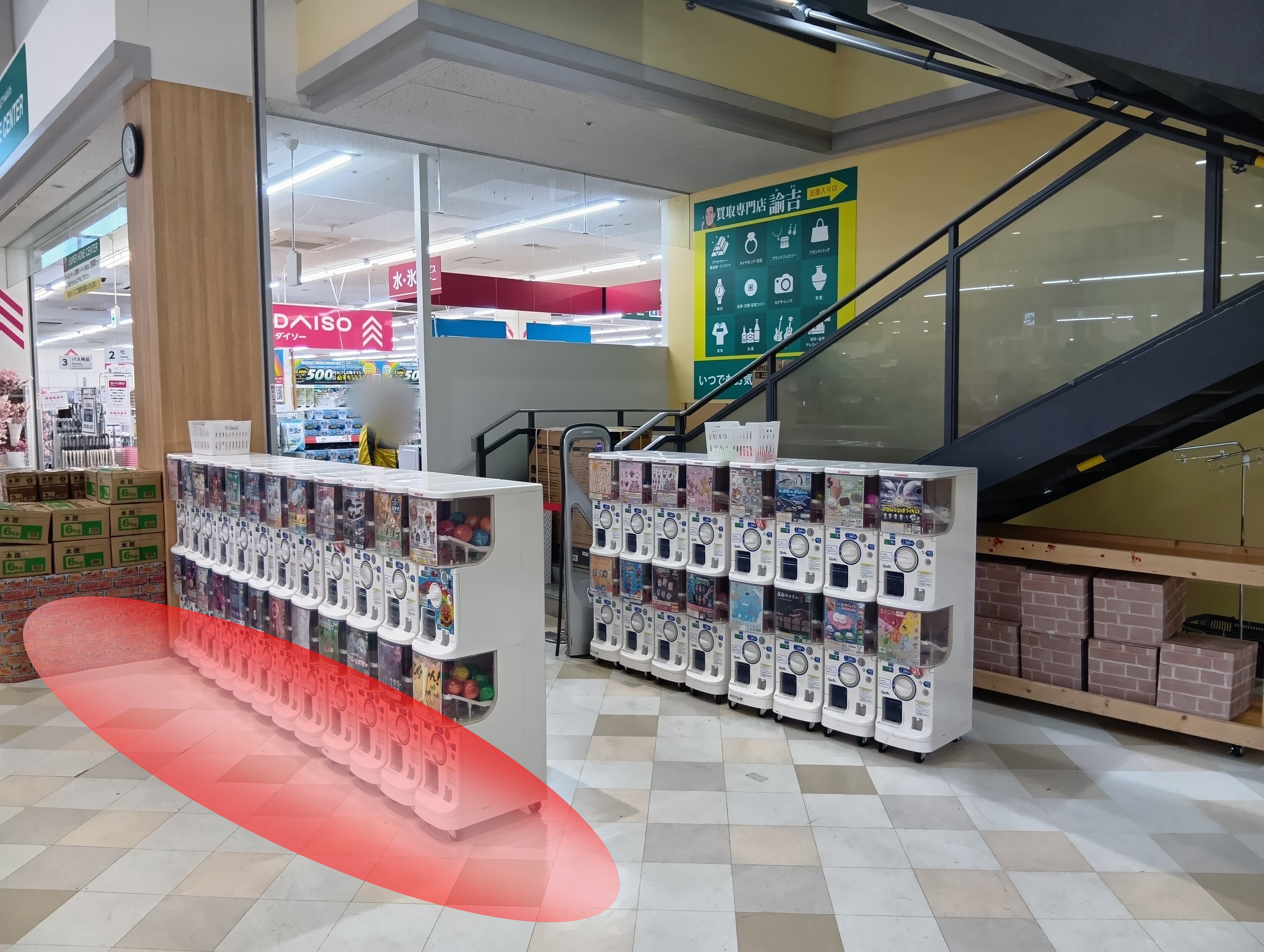 【HIヒロセスーパーコンボ多久店】プロモーションイベントに最適なホームセンターの食品側入口スペース