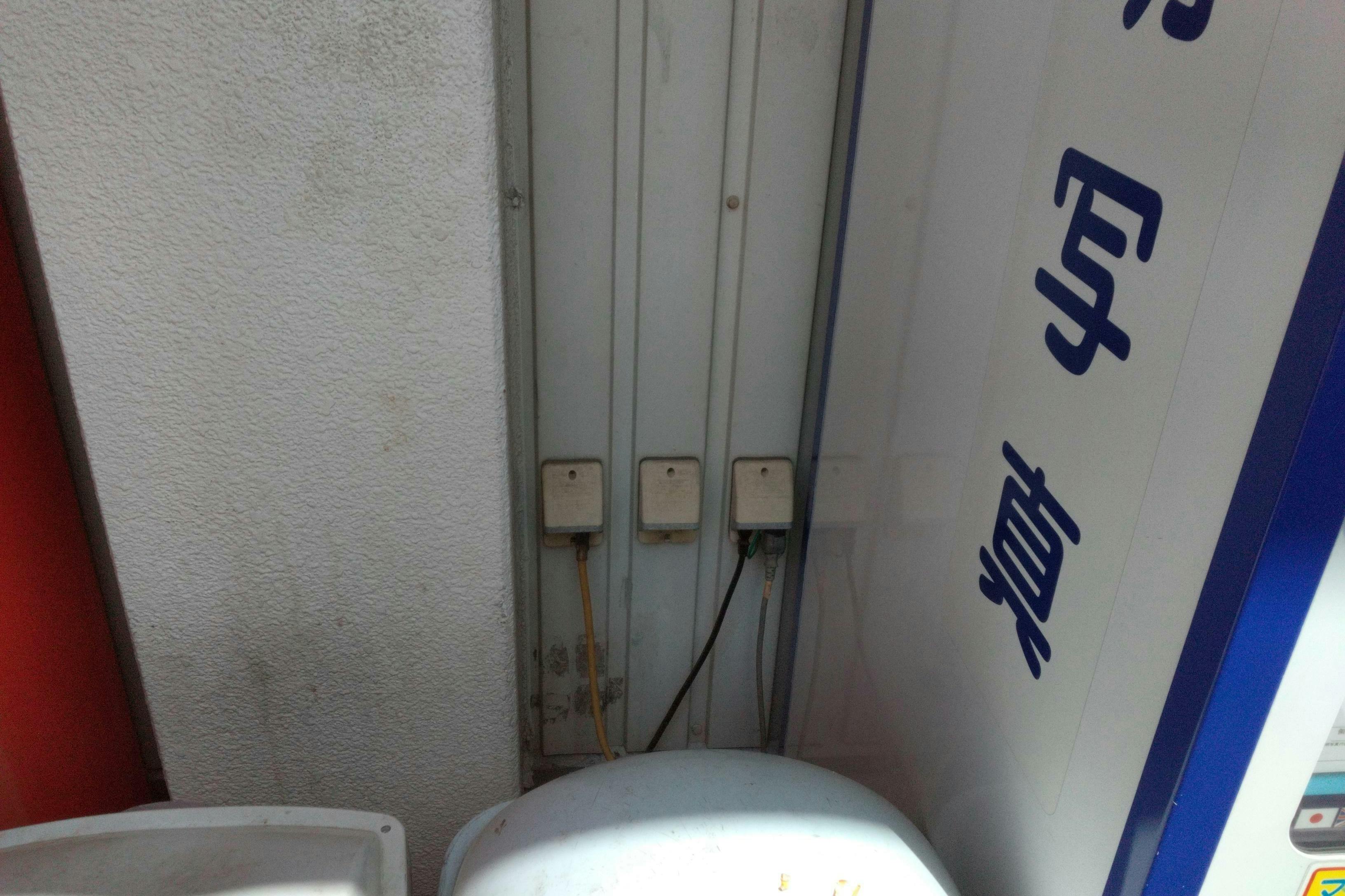 【ミスターマックス Select篠栗店】入口付近軒下 キッチンカーや物販用途に最適な総合ディスカウントストアの催事イベントスペース