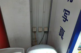 【ミスターマックス Select篠栗店】入口付近軒下 キッチンカーや物販用途に最適な総合ディスカウントストアの催事イベントスペース