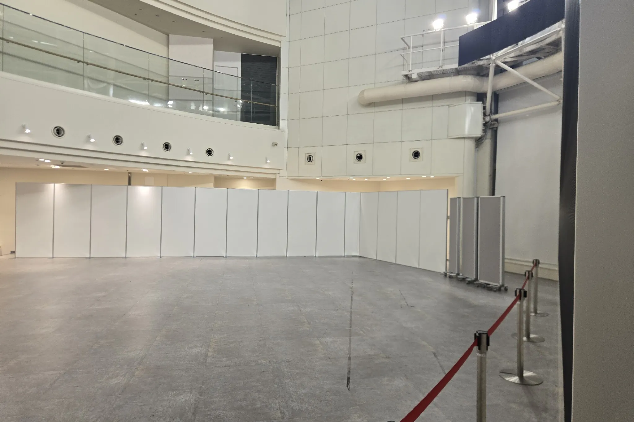 【マルイファミリー溝口】4階 カレンダリウムC03【食物販・PR・展示イベント】大型ビジョン・厨房設備がある大型イベントスペース