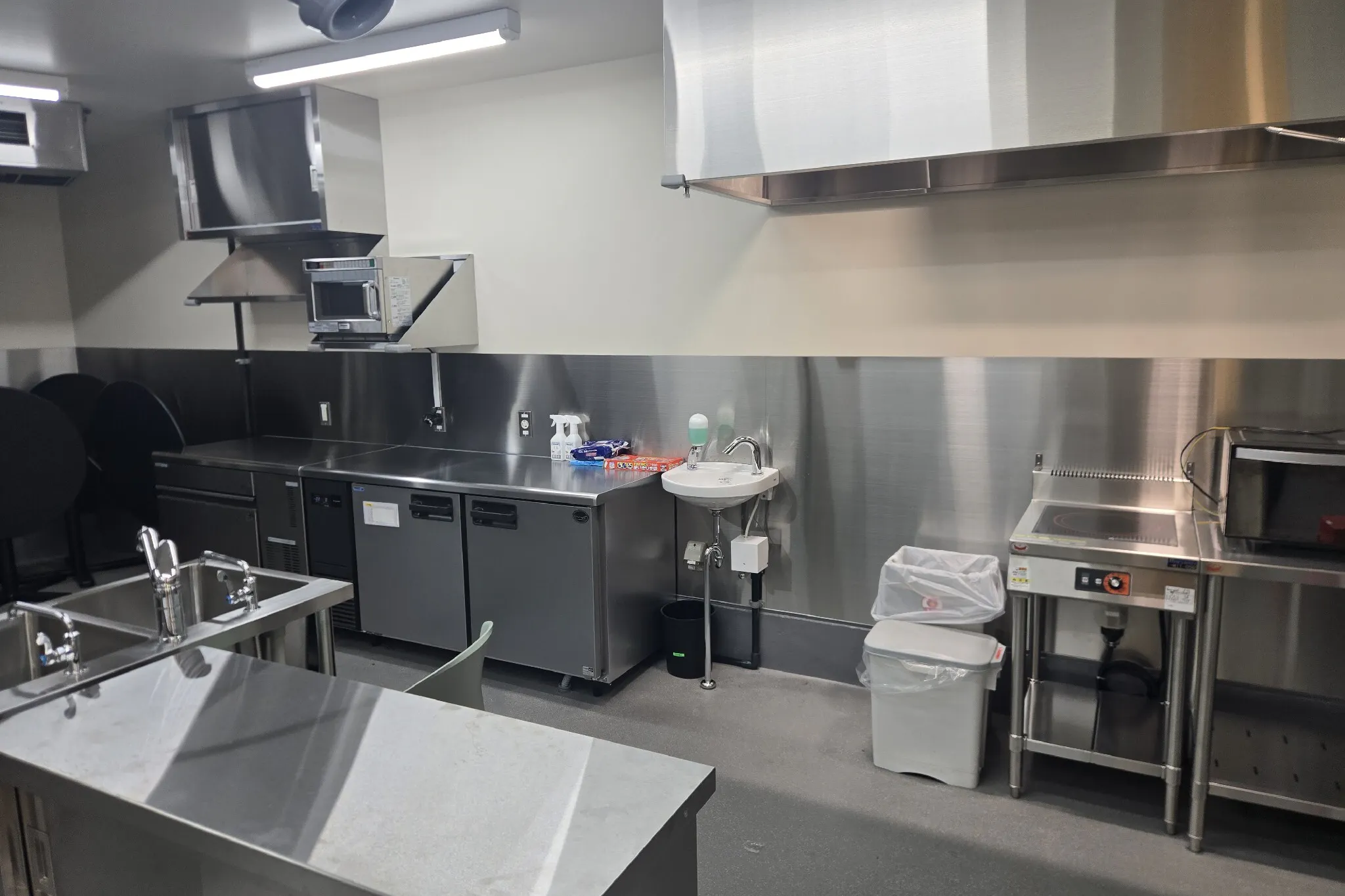 【マルイファミリー溝口】4階 カレンダリウムC03【食物販・PR・展示イベント】大型ビジョン・厨房設備がある大型イベントスペース