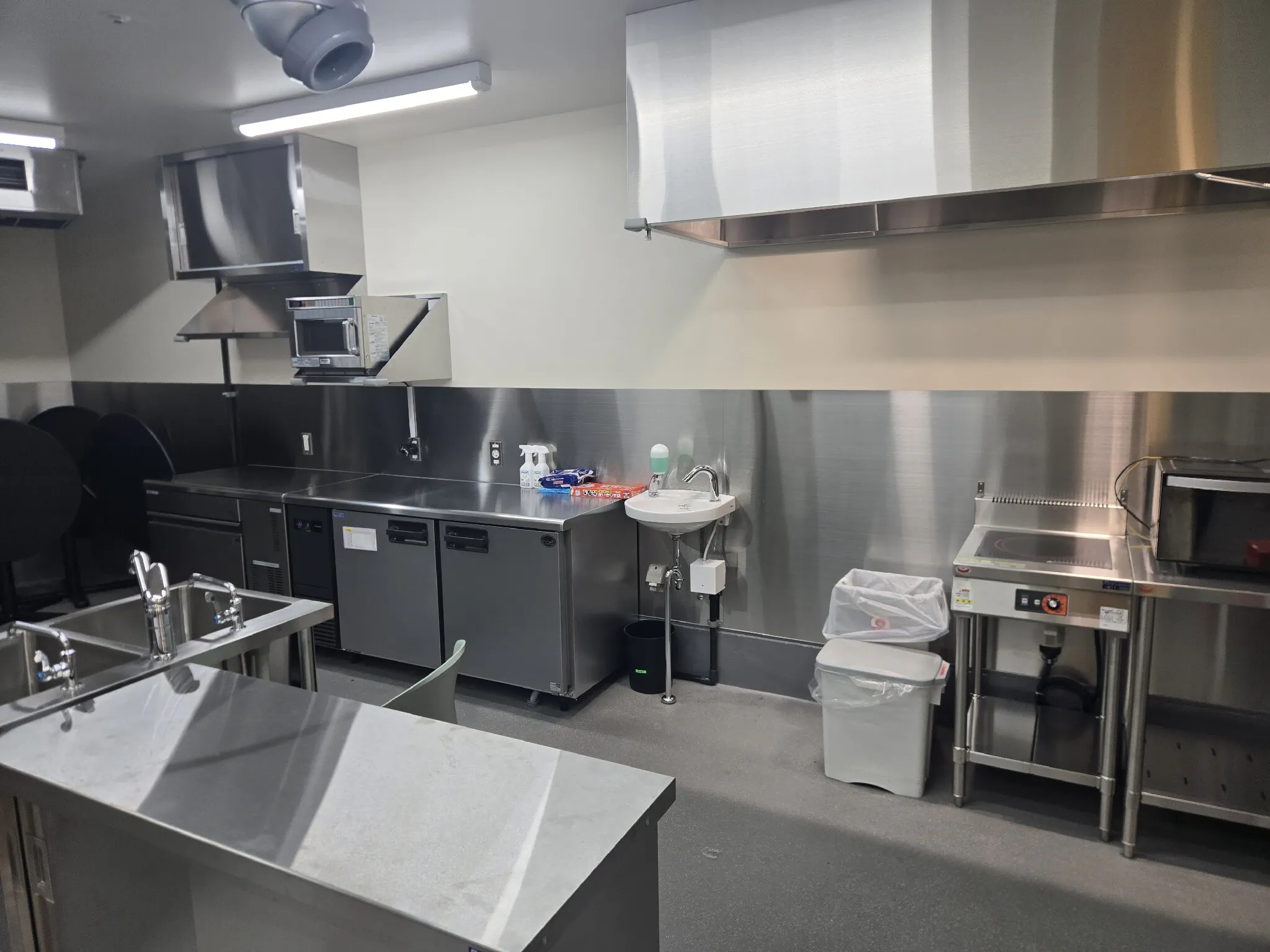 【マルイファミリー溝口】4階 カレンダリウムC03【食物販・PR・展示イベント】大型ビジョン・厨房設備がある大型イベントスペース