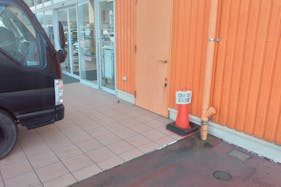 【ミスターマックス 唐津店】店頭(食品側) 食品販売に最適な総合ディスカウントストアの催事イベントスペース