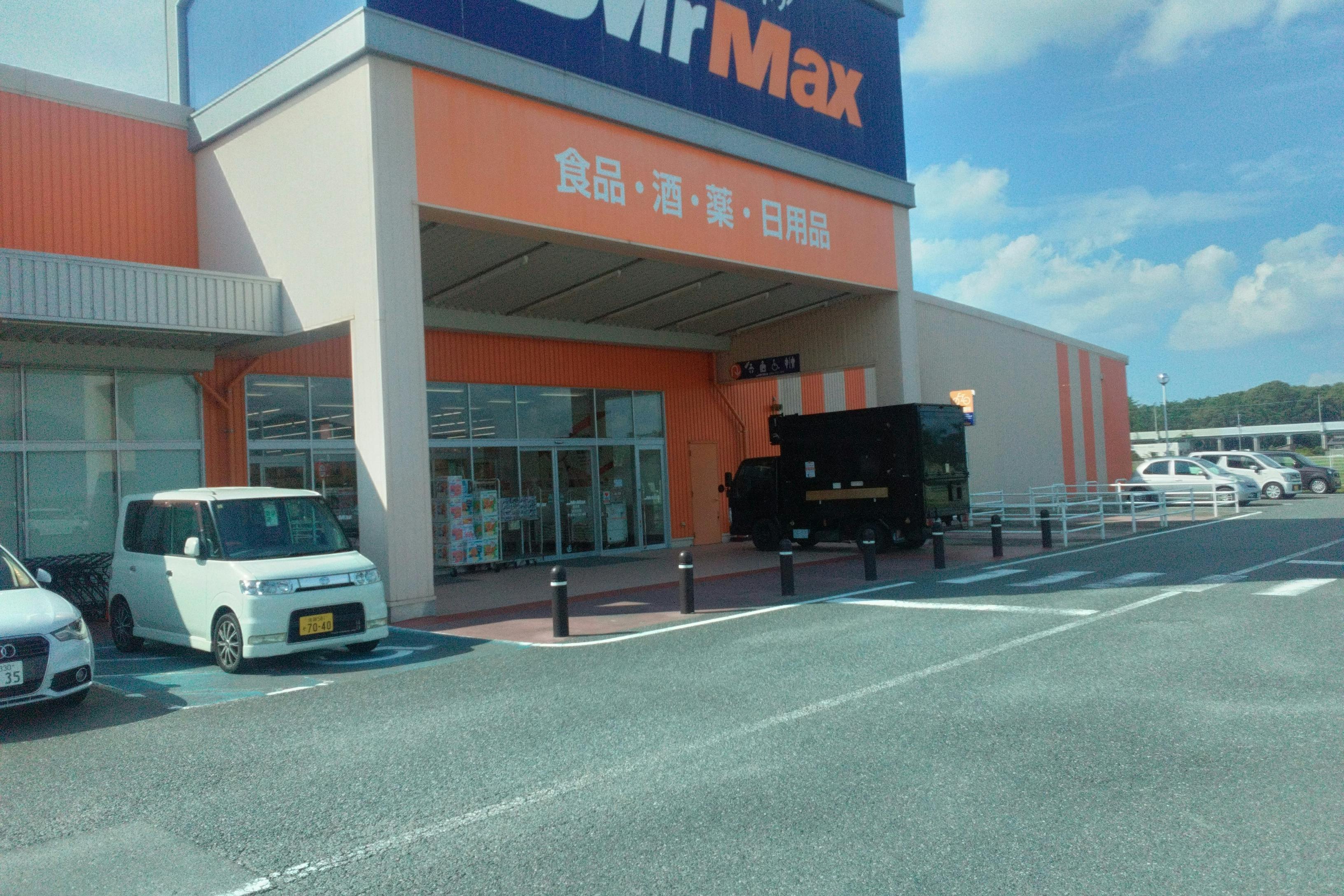 【ミスターマックス 唐津店】店頭（食品側） 食品販売に最適な総合ディスカウントストアの催事イベントスペース