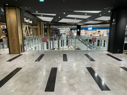 【イオンモール座間】3階ノースコート吹き抜け(紀伊國屋書店前)