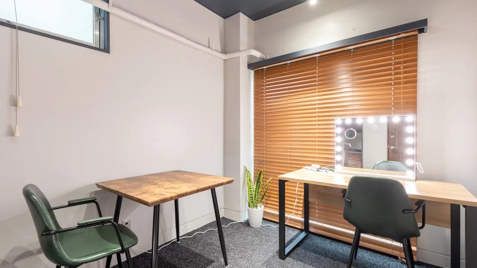 【神楽坂駅8分】撮影、展示会に最適な白壁1F天井高3.8mのイベントスペース