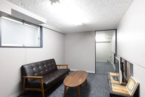 【神楽坂駅8分】撮影、展示会に最適な白壁1F天井高3.8mのイベントスペース