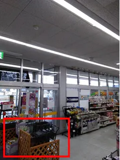 【ホームマート比内店】店内入口脇　食物販やプロモーション等の出店に最適なホームセンター店内のイベントスペースの画像