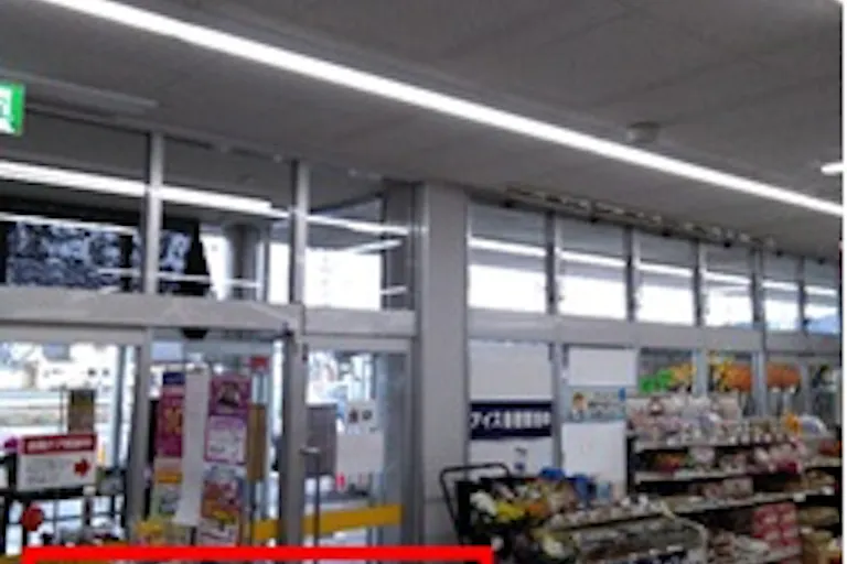 【ホームマート比内店】店内入口脇 食物販やプロモーション等の出店に最適なホームセンター店内のイベントスペースの画像1