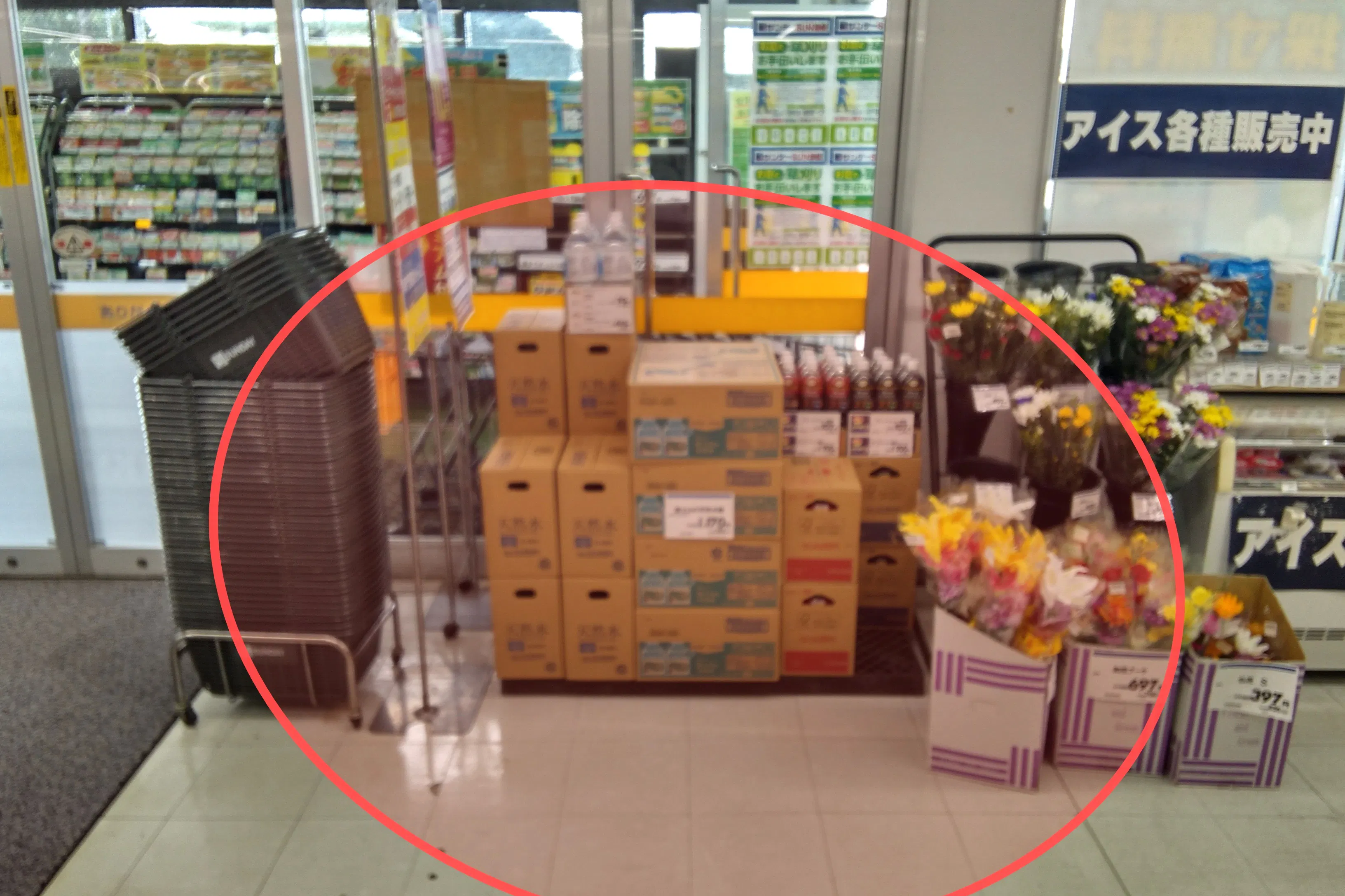 【ホームマート比内店】店内入口脇 食物販やプロモーション等の出店に最適なホームセンター店内のイベントスペース
