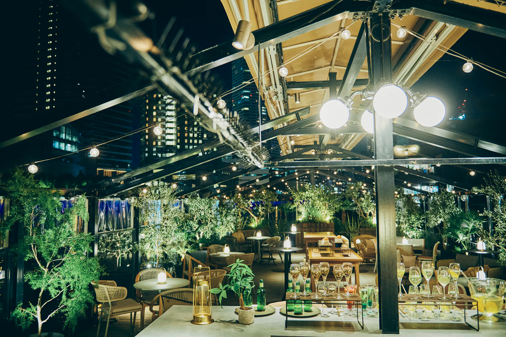 【中之島駅2分/中之島バンクス内】台船をベースにした堂島川に浮かぶウェディング&イベントスペース