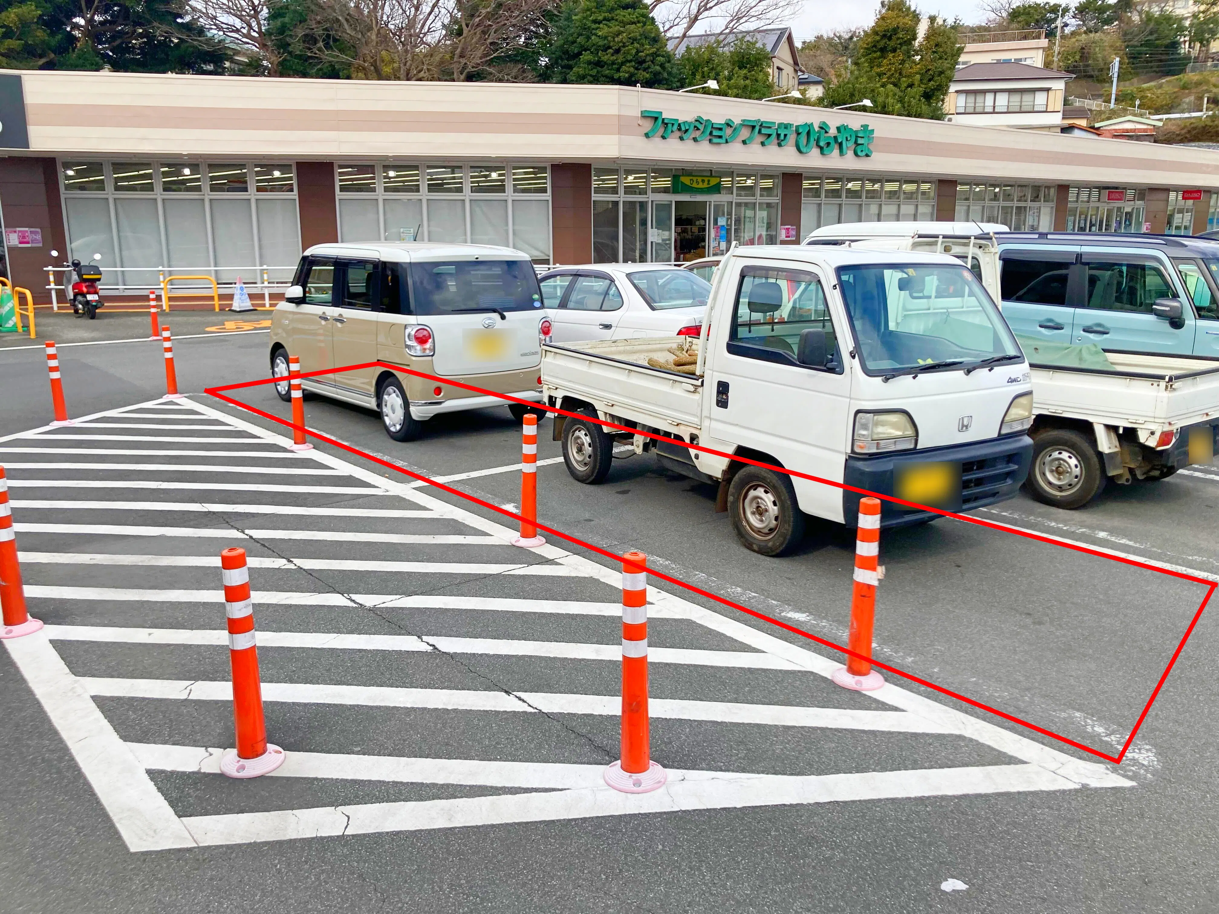 【イオンタウン稲取】キッチンカーでの出店に最適なスーパー前に位置した視認性抜群の屋外スペース