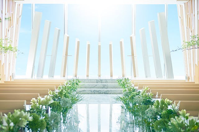 【大阪駅5分】講演会や撮影など様々なシーンにご利用いただける自然光あふれるイベントスペース(チャペル)