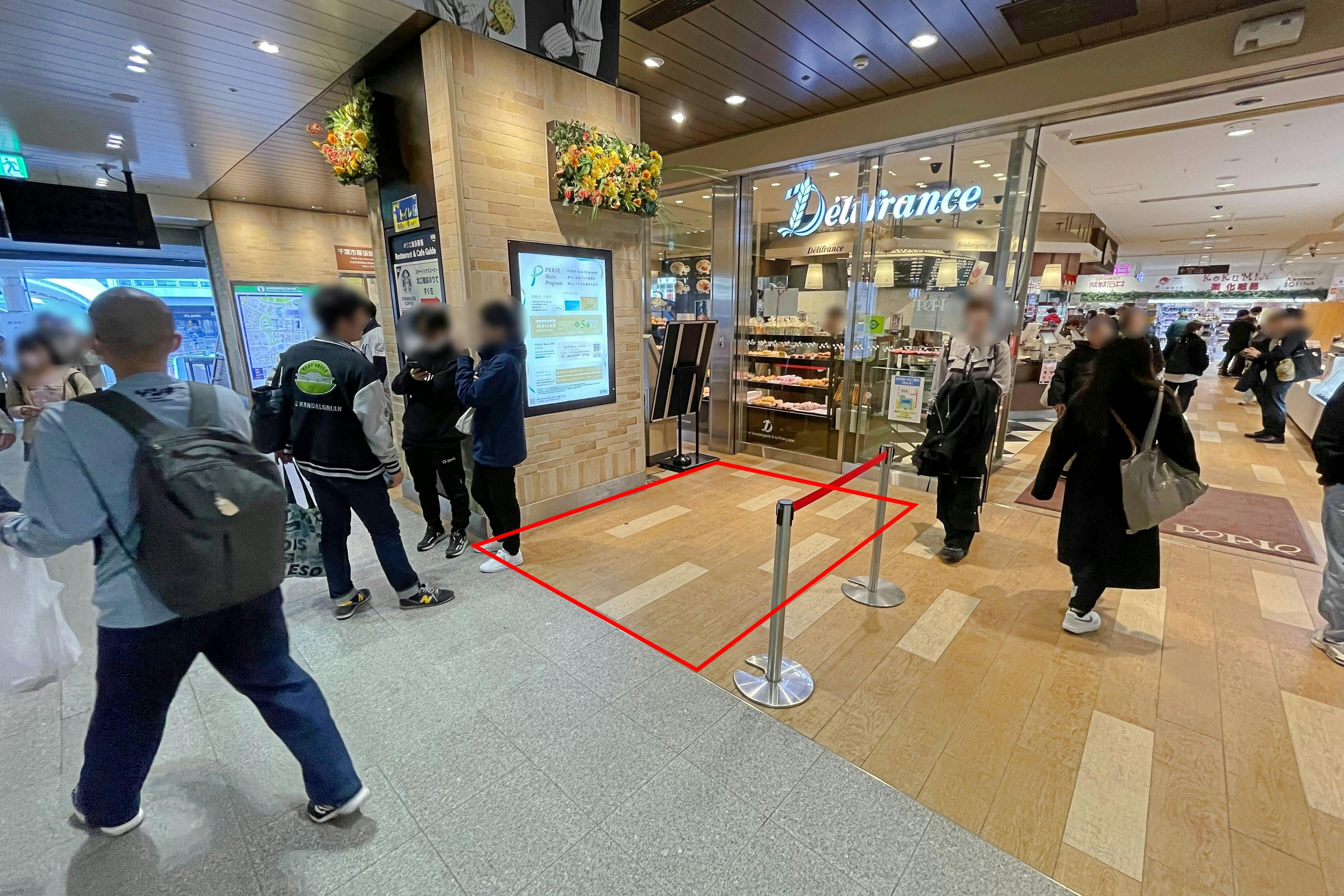 【ペリエ海浜幕張】スイーツ等のポップアップストアに最適なJR海浜幕張駅改札正面にあるスペース