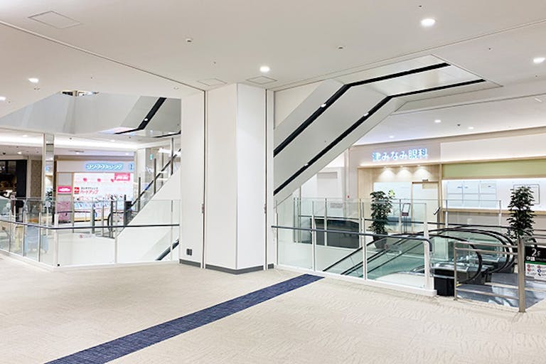 【イオンモール津南】2階つながりの間の画像1