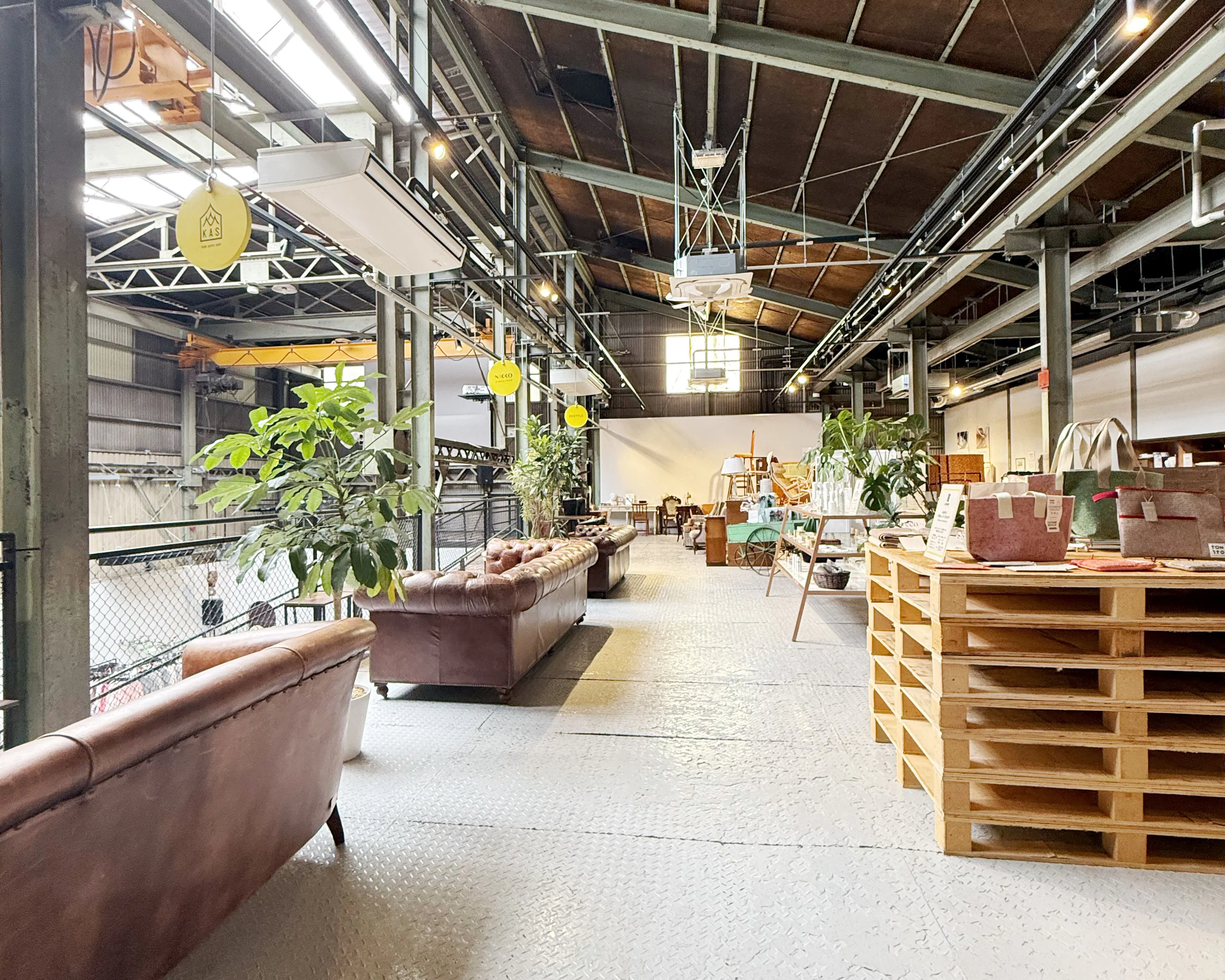 【北加賀屋駅6分】カフェ併設／無料什器付きのサスティナブル施設内のイベントスペース｜ポップアップ・展示・ワークショップに最適