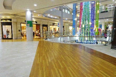 【イオンモール八幡東】2F中央エスカレーター前