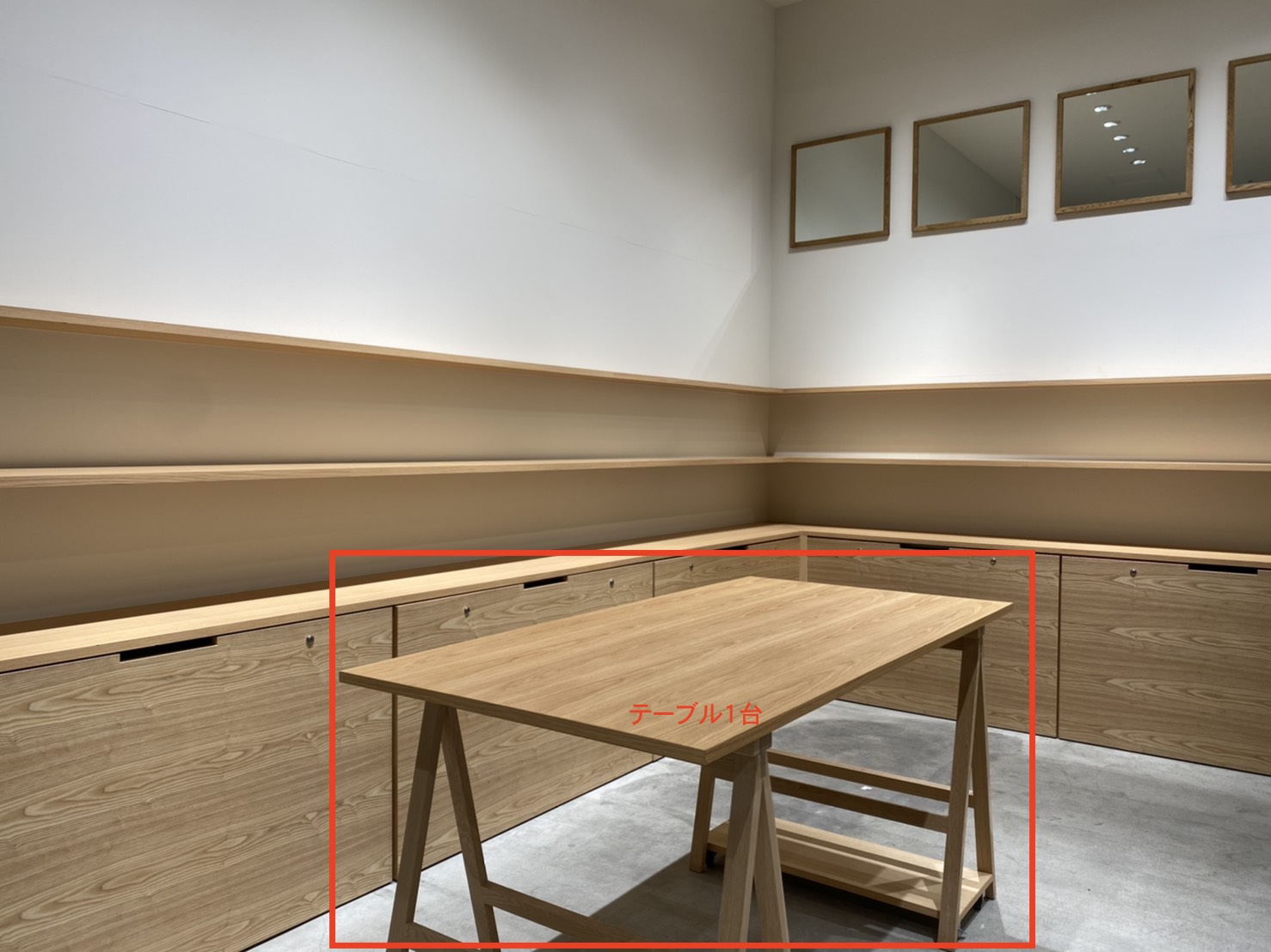 テーブル上に商品陳列してPOP UP STOREとしてもご利用いただけます。