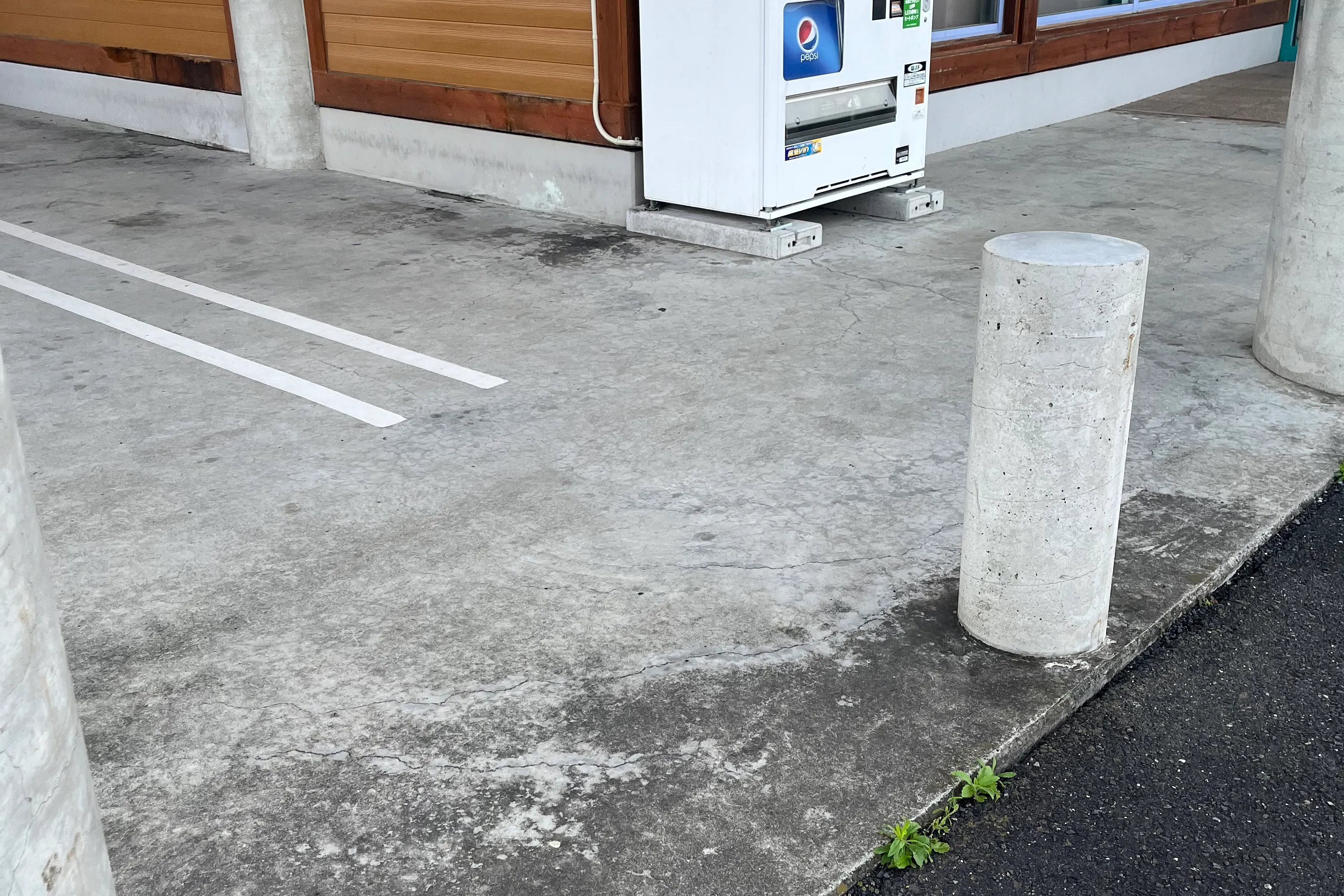 【ダイナム鹿児島指宿店ゆったり館】プロモーションイベントに最適なアミューズメント施設のイベントスペース(自販機側)