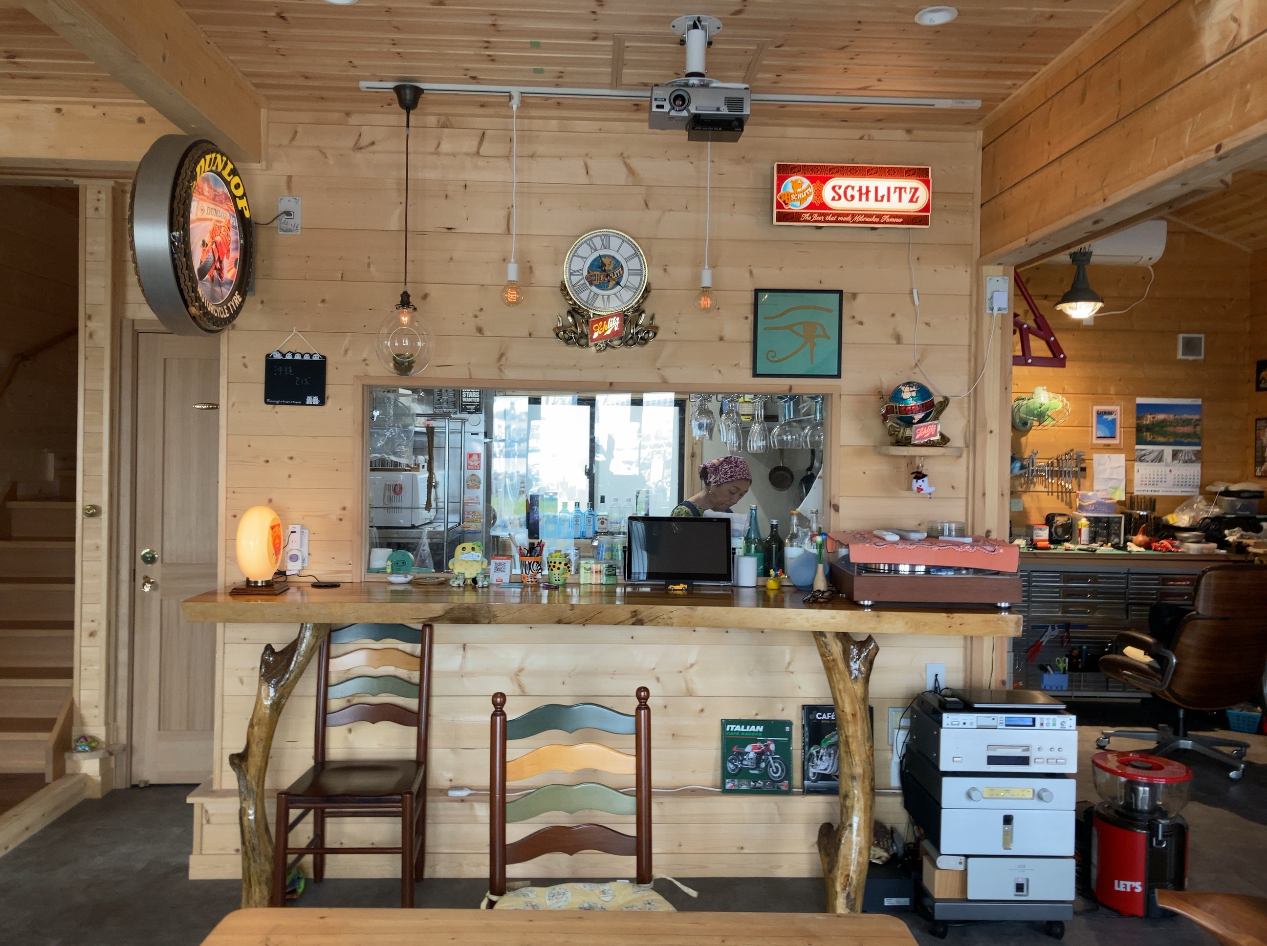 １F　カウンター正面