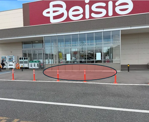 【ベイシア 大網白里店】衣料側入口前スペース 販促プロモーションに最適な屋外催事イベントスペース