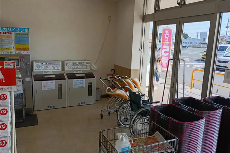 【ゆめマート 豊前】青果側風除室 物販や販促プロモーションにおすすめな催事イベントスペースの画像4