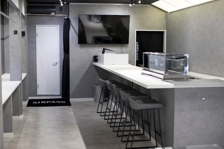 カウンター、モニター、、ネタケース