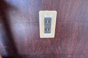 【オークワ愛西プラザ】販促キャンペーンやプロモーションイベントに適した風除室スペース