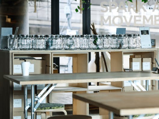 【池尻大橋駅0分】小規模のポップアップストアに適したinShopで出店できるカフェ併設のスペース(展示台)