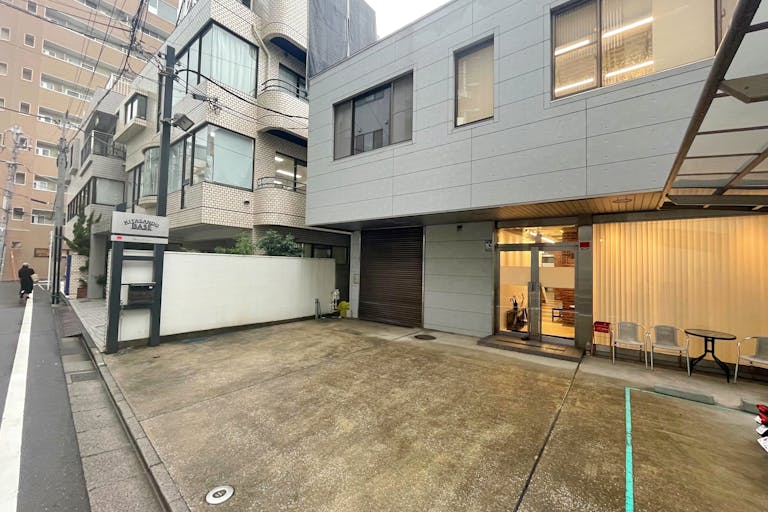 【北参道駅2分】招待制の展示販売会や企業プロモーションイベント、セミナー開催等に最適な駅近アクセス抜群の明治通り裏路地にあるレンタルスペースの画像2