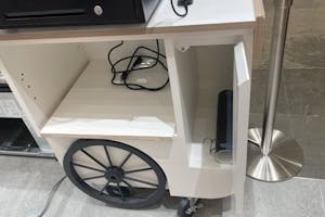 【有楽町マルイ】1階 カレンダリウムF04【食物販】店内入って正面の好立地スペース、冷蔵ケース・専用什器完備