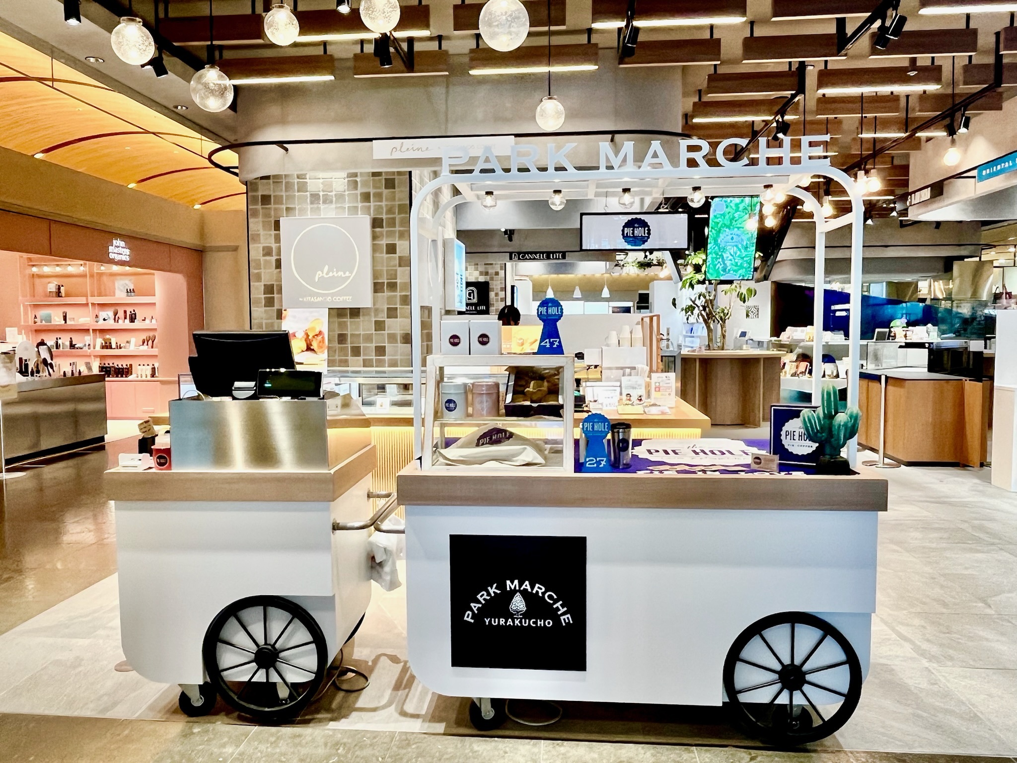 【有楽町マルイ】1階 カレンダリウムF04【食物販】店内入って正面の好立地スペース、冷蔵ケース・専用什器完備