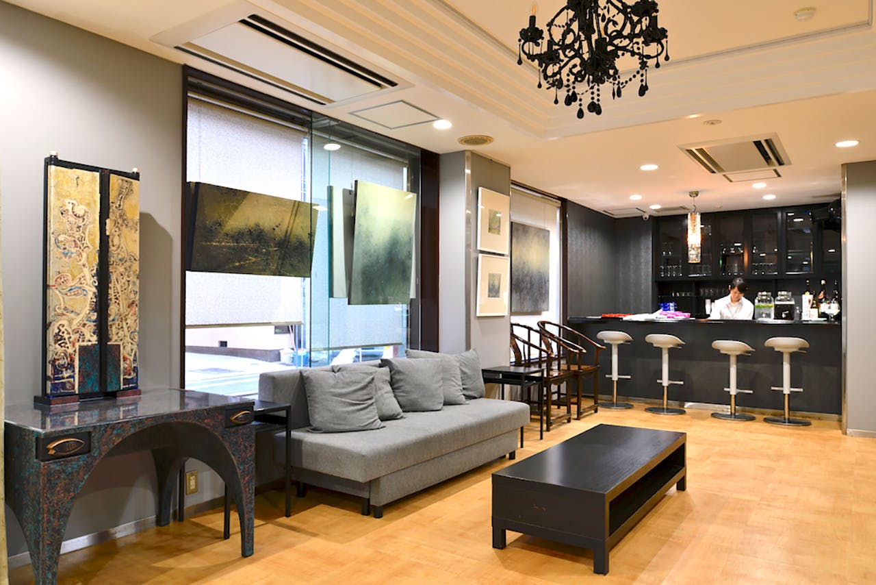 【三条京阪駅3分】アートギャラリー用途や飲食の短期出店に最適な鴨川近くのホテル内キッチン付きイベントスペース