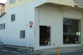 【経堂駅7分】撮影や展示会に最適な無機質な空間が特徴的な100㎡以上あるレンタルスペース