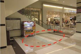 【イオンモール新瑞橋】1F専門店西側入口前