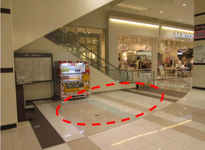 【イオンモール新瑞橋】1F専門店西側入口前