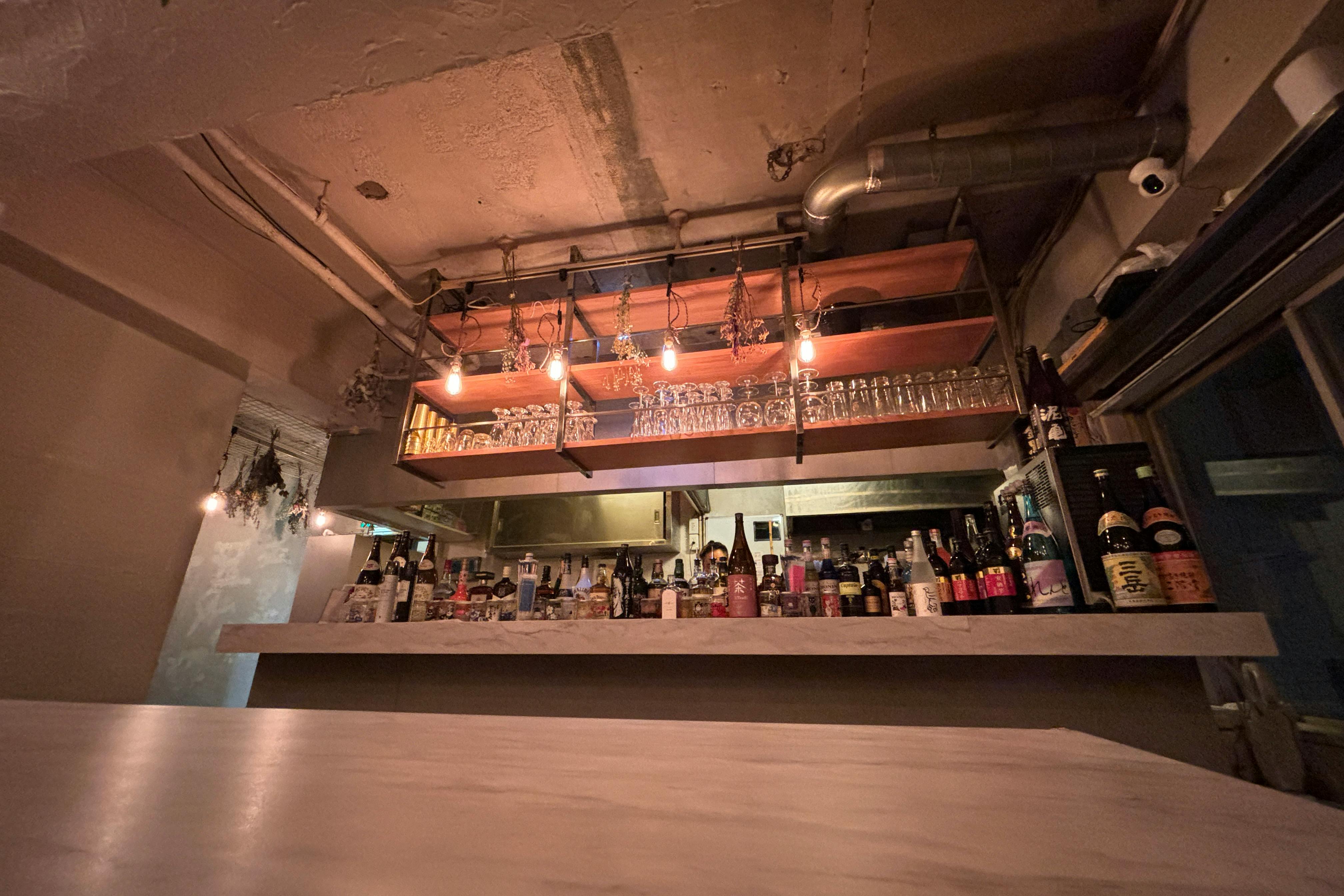 【天神南駅4分】撮影会やオフサイトミーティング等に最適なアンティーク内装を楽しめる飲食店スペース