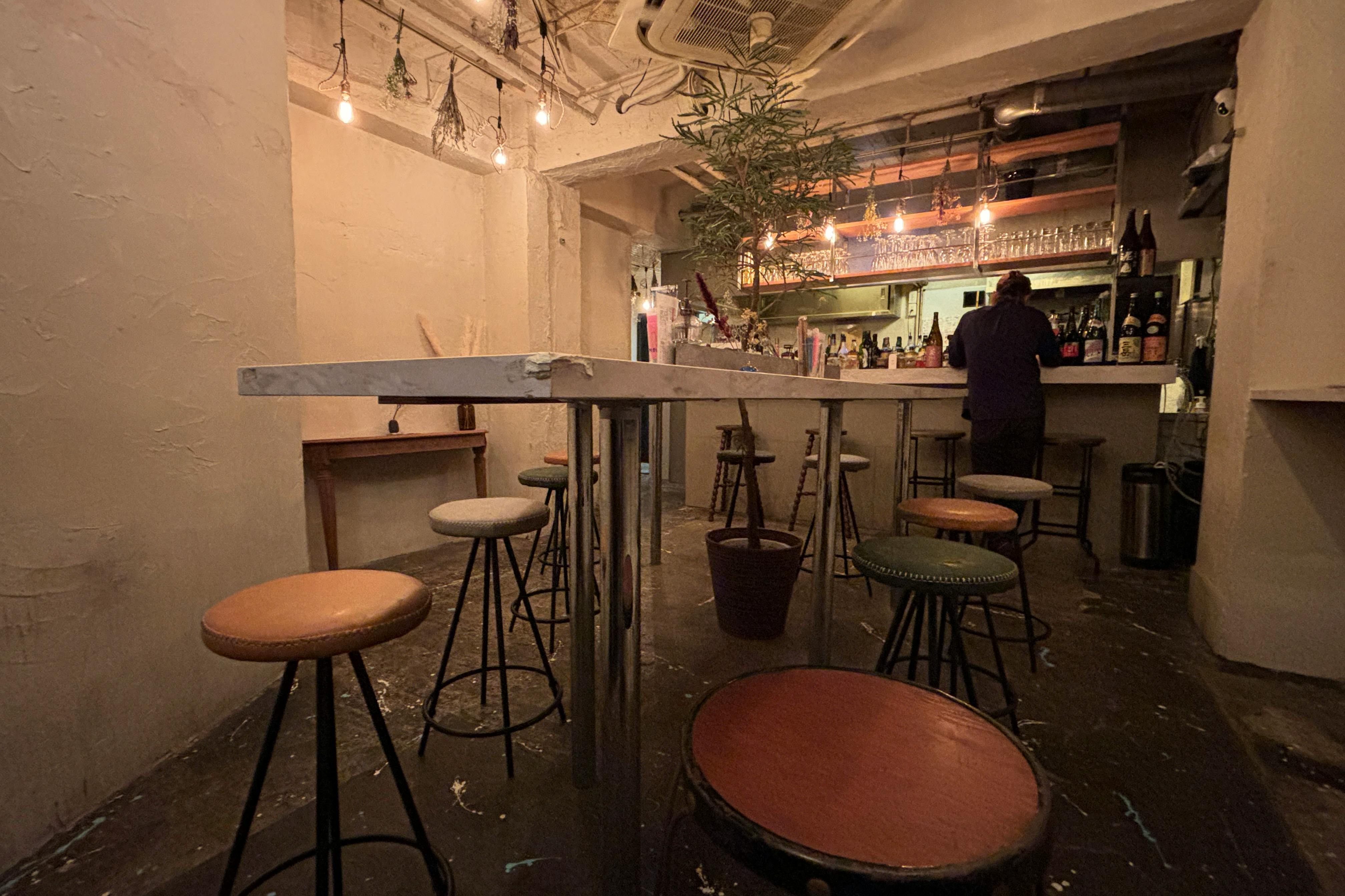 【天神南駅4分】撮影会やオフサイトミーティング等に最適なアンティーク内装を楽しめる飲食店スペース