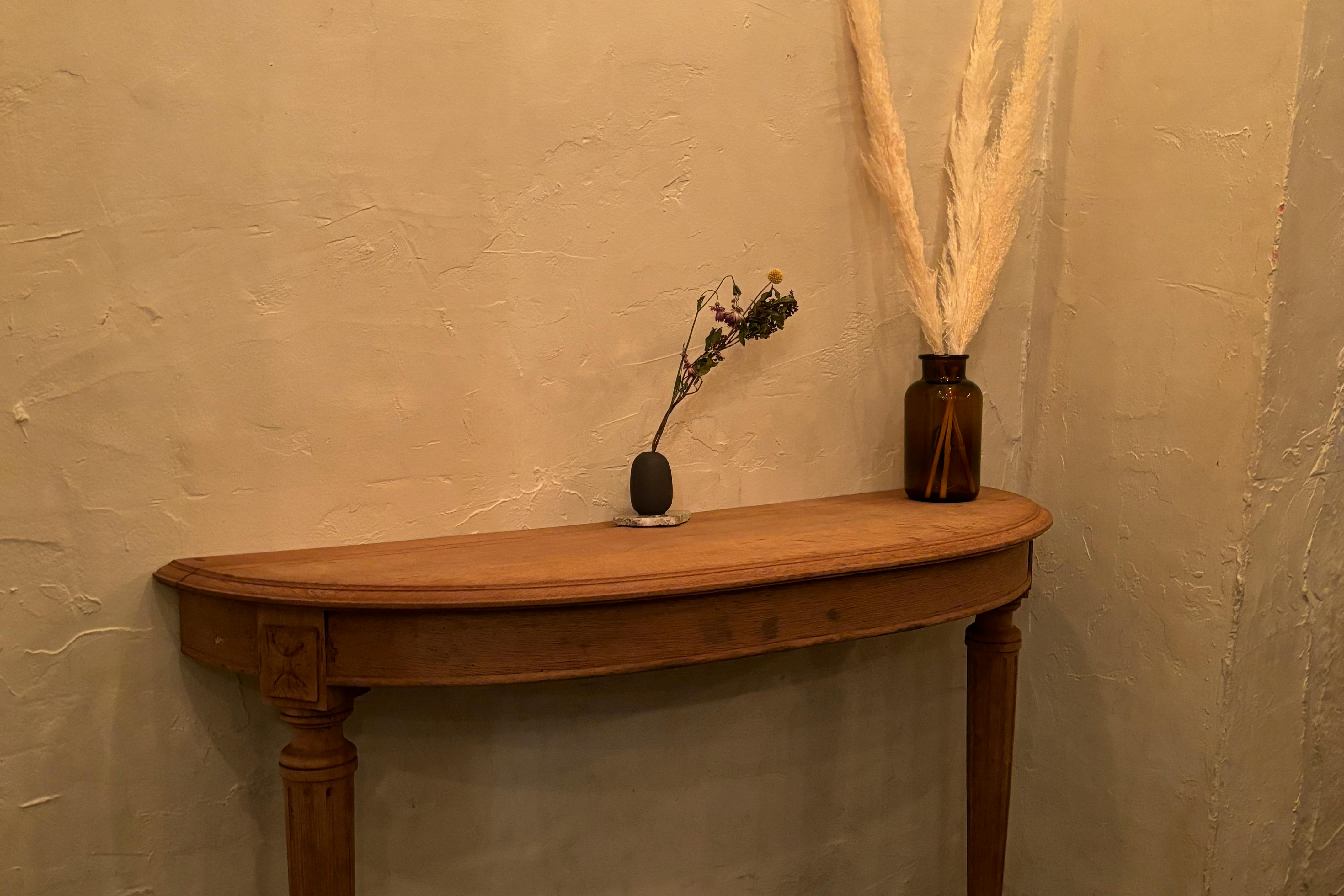 【天神南駅4分】撮影会やオフサイトミーティング等に最適なアンティーク内装を楽しめる飲食店スペース