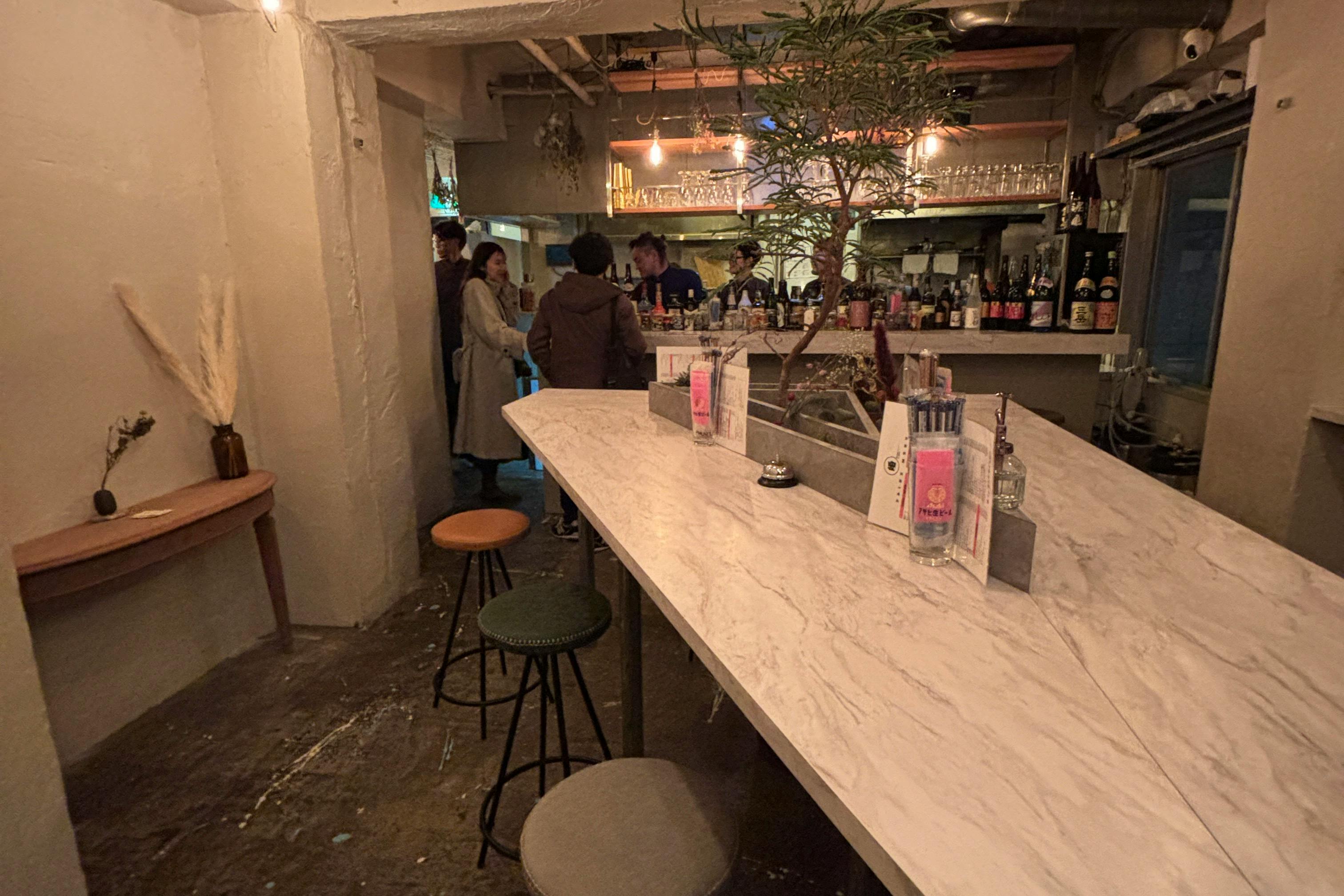 【天神南駅4分】撮影会やオフサイトミーティング等に最適なアンティーク内装を楽しめる飲食店スペース